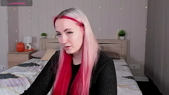 Joyce_Howard's cam snapshot