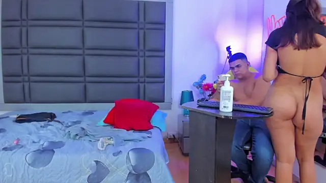 Aliss_Aron's cam snapshot