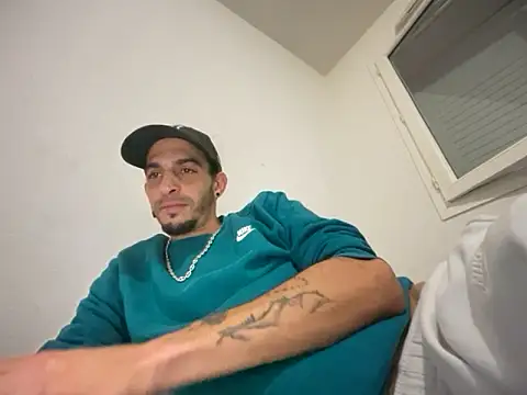 Rebeu313 live sex cam