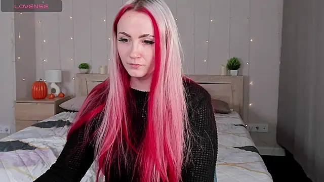 Joyce_Howard's cam snapshot