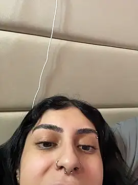 ThickerThanYoBitch live sex cam