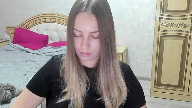 Mia_shy1 live sex cam