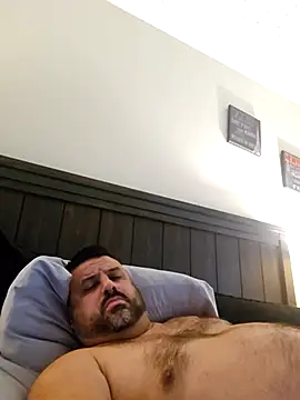Roddog18 live sex cam