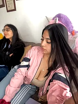 PamelaFtMia's cam snapshot