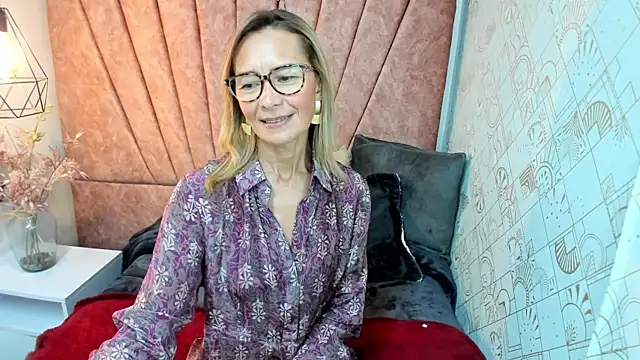 Issa_Milf__'s cam snapshot