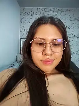 Layla_fontainex_x's cam snapshot