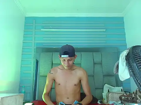 Valentin_Gray's cam snapshot