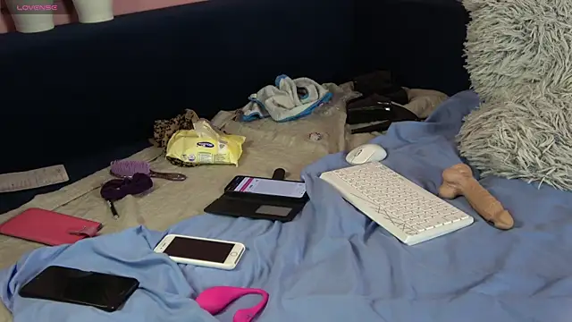 Elly_Babe's cam snapshot