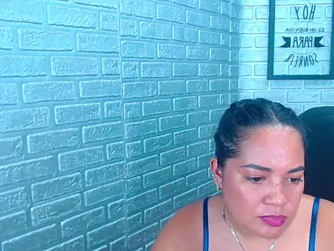 Bella_Summers_'s cam snapshot