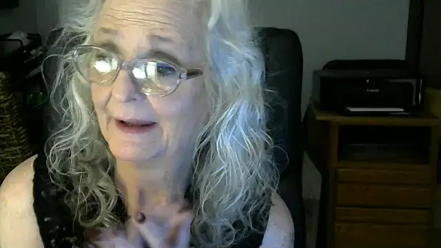 JoleneDelacroix live sex cam