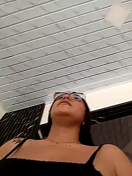 -VICKKY live sex cam