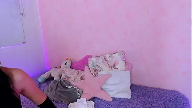 DyanaMoon22's cam snapshot