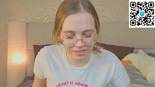 mia_dixson's cam snapshot