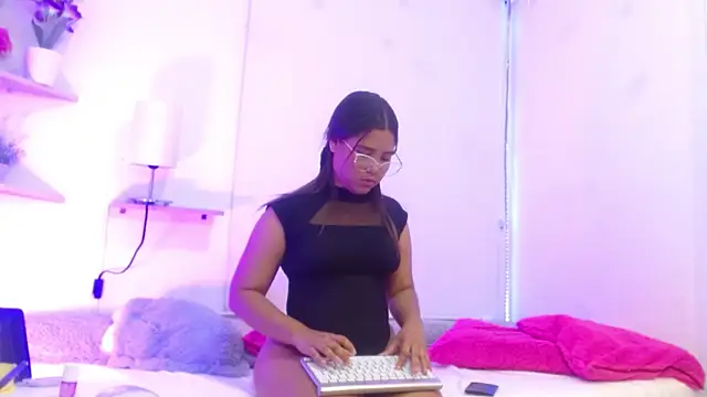 isa_taylorr_'s cam snapshot