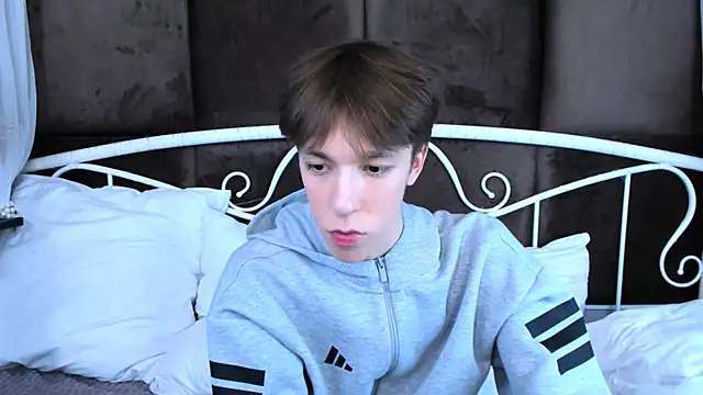 MarkBranston live sex cam