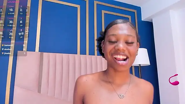 Aisha_Loren's cam snapshot