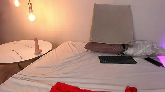 EloiseQuinn's cam snapshot