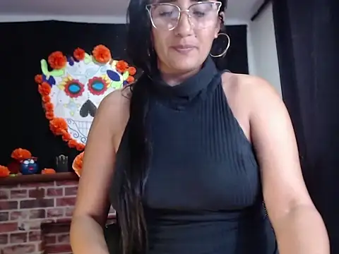 Lucyy_Naugthy's cam snapshot