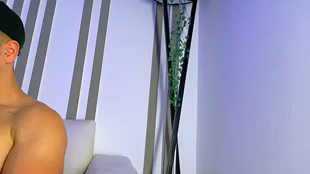 ALANNFERRER's cam snapshot