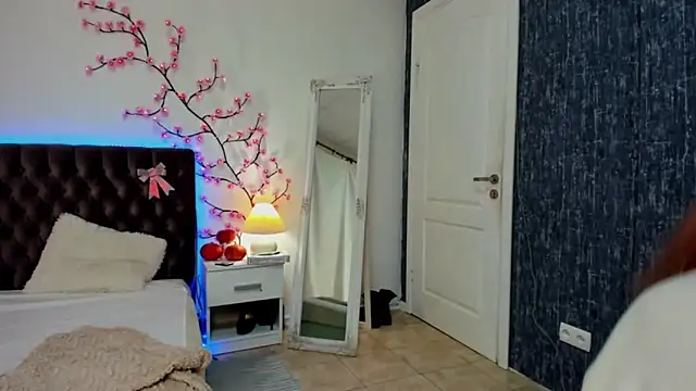 Ella_Mayers's cam snapshot