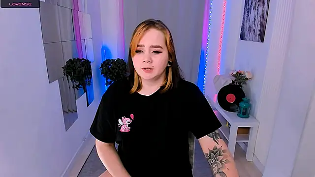 lunaalli live sex cam