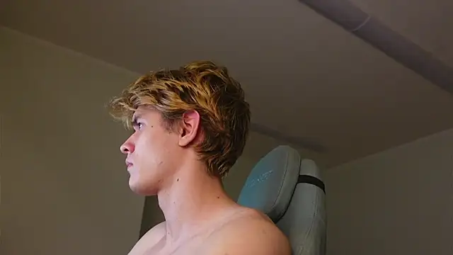 Logan_Fraser's cam snapshot