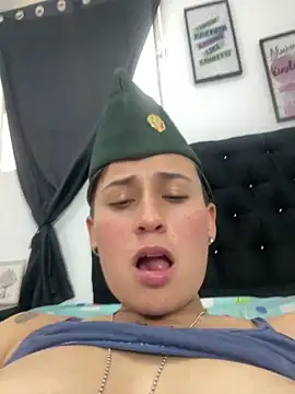 Miia_Hoot's cam snapshot