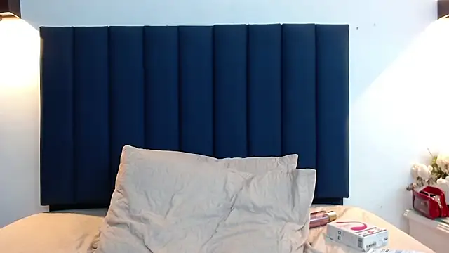 Emilysweet2's cam snapshot