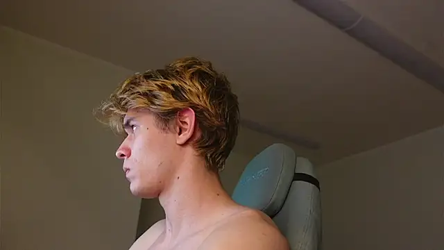 Logan_Fraser's cam snapshot