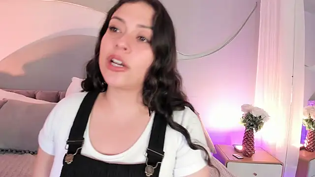 Nicolle_W's cam snapshot