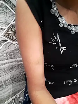 Lavi-rani's cam snapshot