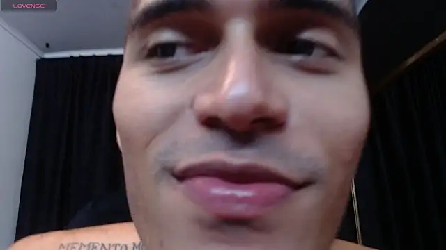 Derek_Storm_'s cam snapshot