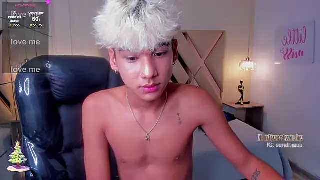 OliverTwinky live sex cam