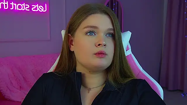 CrystalLyons live sex cam