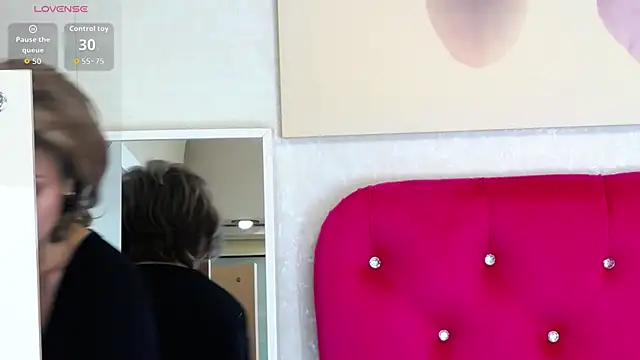 LoraDelNiro's cam snapshot