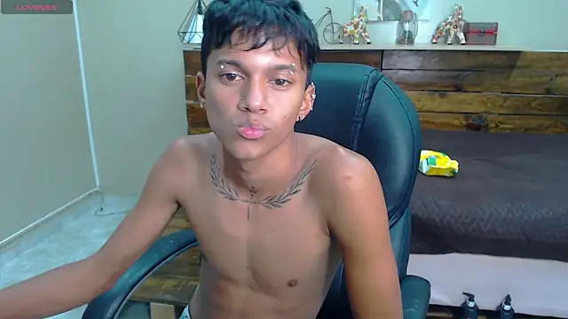 loistwink_ live sex cam