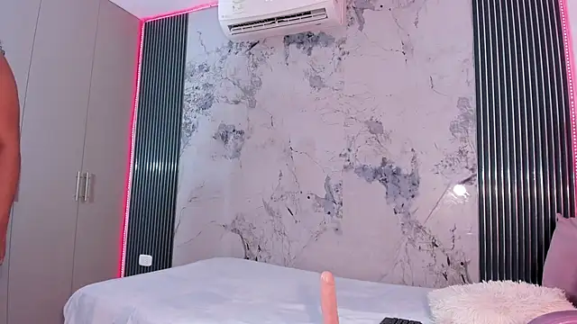 elena_wolff's cam snapshot