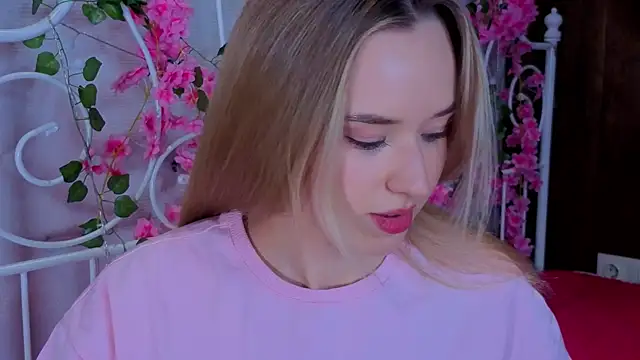 EveMcclearen's cam snapshot