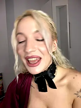 Ella_Charm's cam snapshot