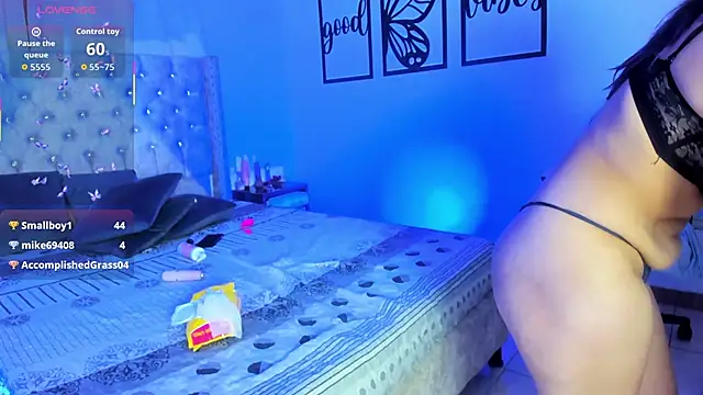 nicolee_millerr's cam snapshot