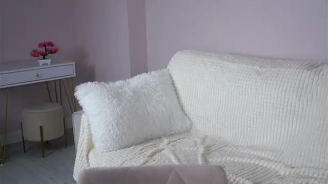 SunnivaCovil live sex cam