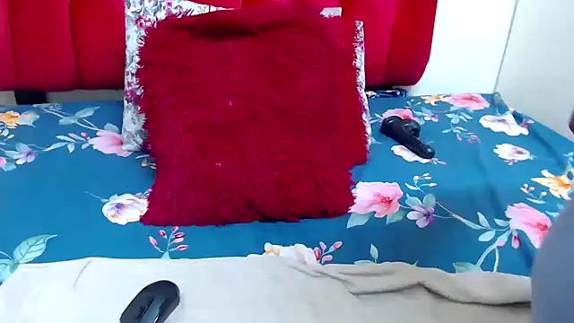 CurvyBabe36's cam snapshot