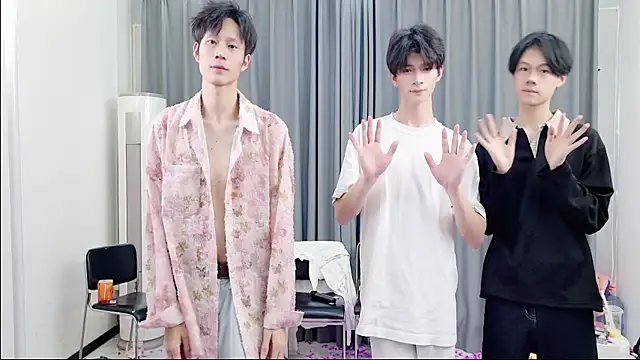 QYBOYS-001's cam snapshot