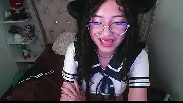 CherieCurl live sex cam