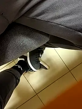 onbifeet live sex cam