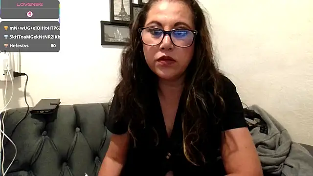 MirandaLatinaLovely's cam snapshot