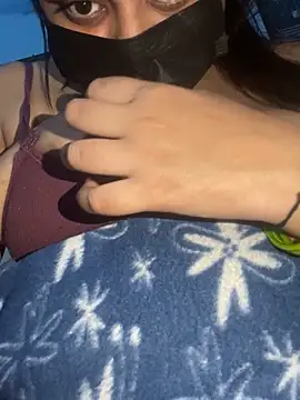 lusty_kaira's cam snapshot