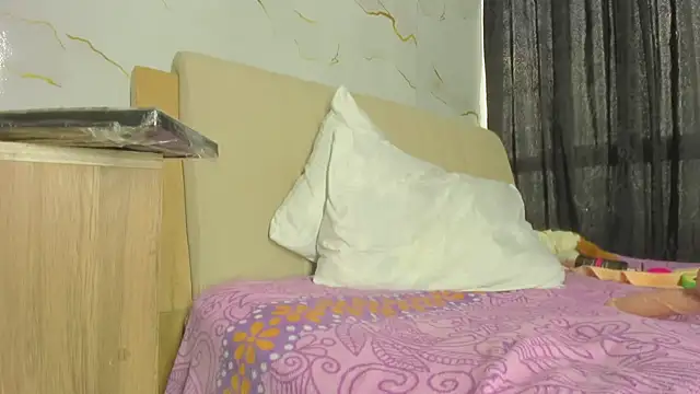 brunettedirty's cam snapshot