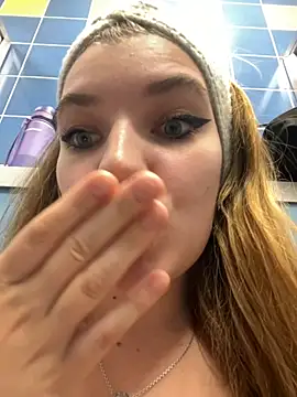 Holy_Tereza's cam snapshot