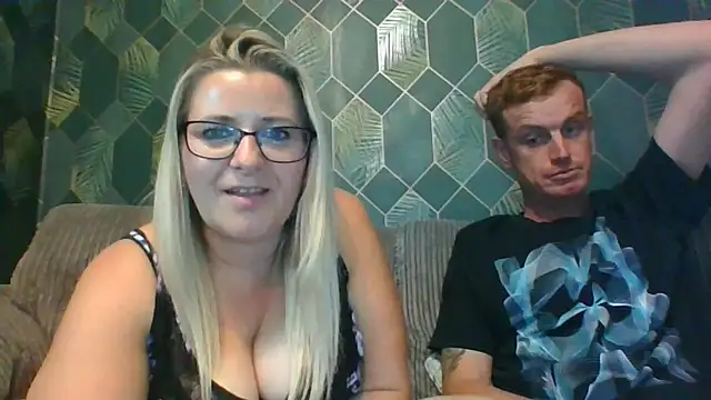 SweetXCandyX live sex cam